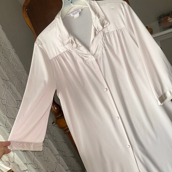 Vintage Vanity Fair Nylon Robe Womens Medium Cream Button Sheer Silky USA - Picture 5 of 9